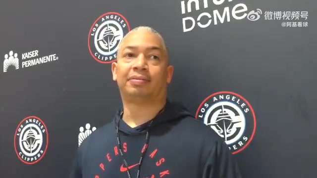 已確定4位首發(fā)泰倫盧哈登/比爾/祖巴茨/小卡4人將會首發(fā)