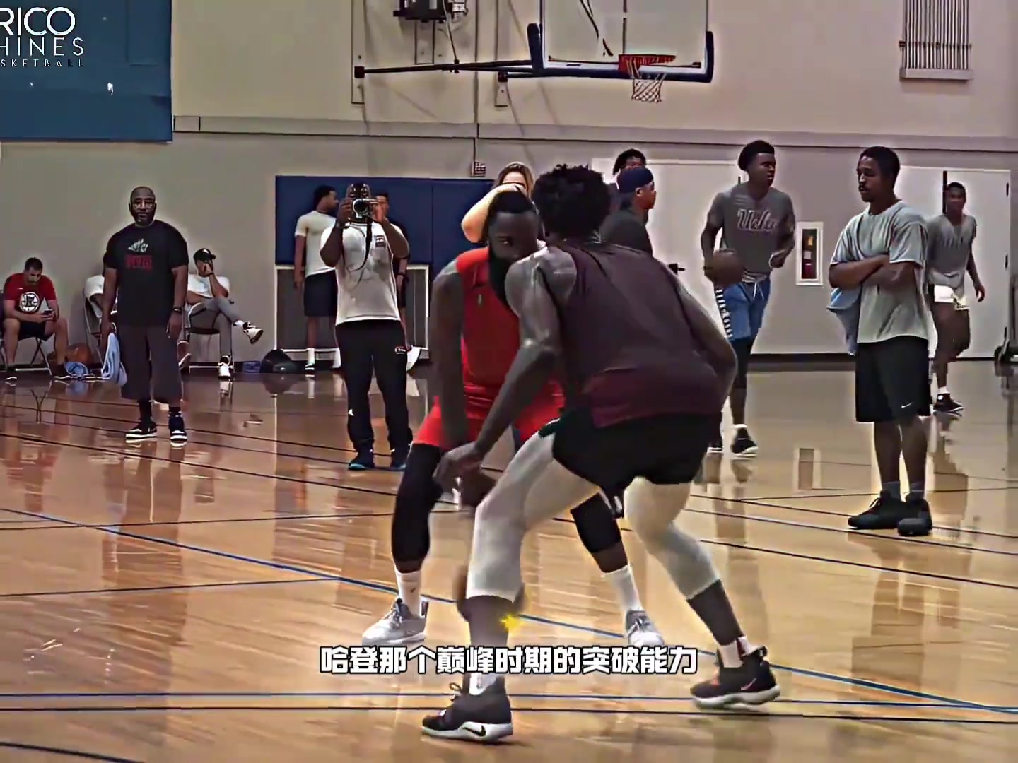 巔峰麥迪和巔峰哈登誰(shuí)更厲害楊毅哈登突破殺傷力太強(qiáng)了