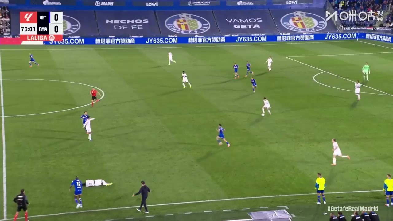 皇馬多打一人恩約姆僅登場1分鐘對(duì)維尼修斯犯規(guī)被直紅罰下