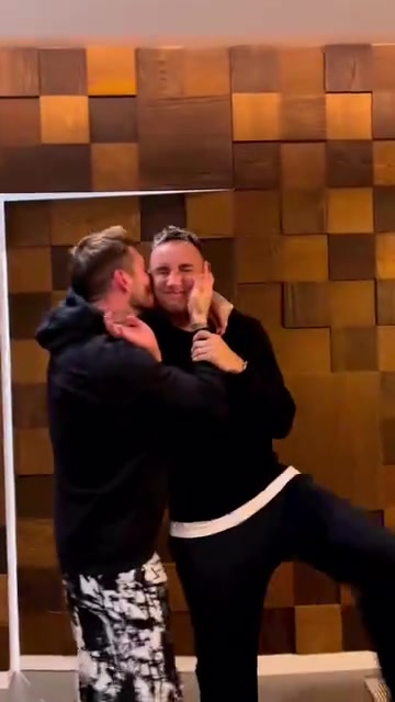 要不是知道這倆是誰名場面拉莫斯強吻納瓦斯